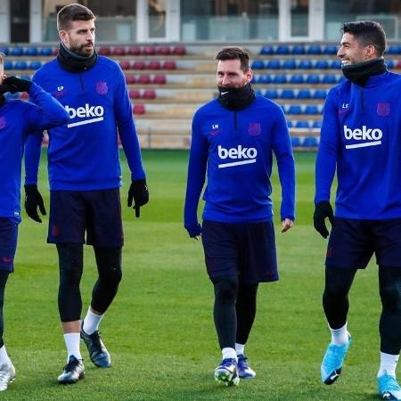 Piqué, Messi e Suárez em treino no Barcelona; La Liga autorizou treino em grupos a partir de segunda-feira (1º) - Divulgação/Twitter