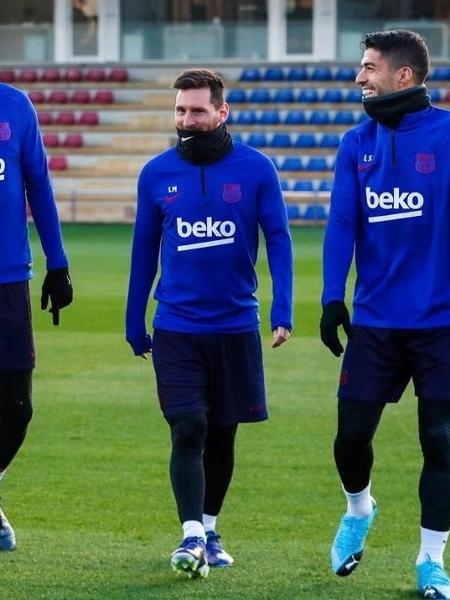 Piqué, Messi e Suárez em treino no Barcelona - Divulgação/Twitter