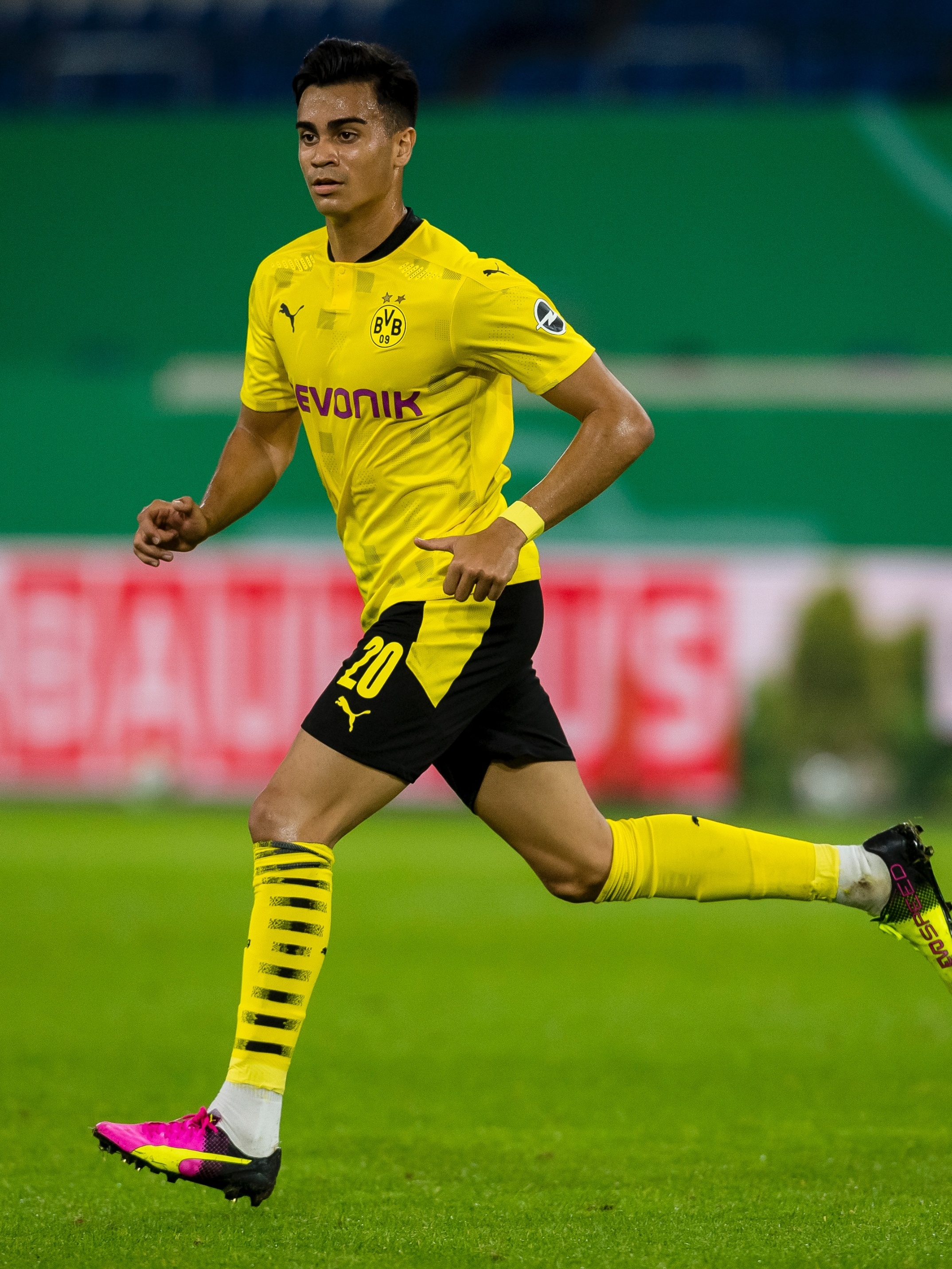 Reinier: Quero crescer como jogador e aprender coisas novas no Borussia