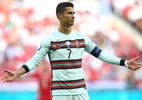 CR7 marca dois em vitória de Portugal, e web não perdoa: 