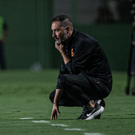 Vítor Pereira, técnico do Corinthians, durante partida contra o Goiás pelo Brasileirão. - Isabela Azine/AGIF