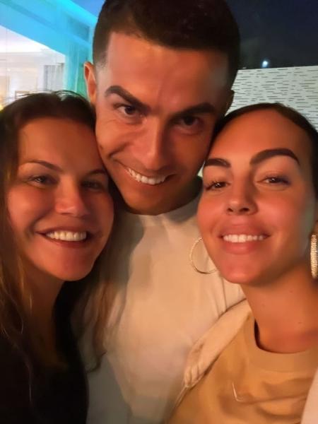 Katia Aveiro, irmã de Cristiano Ronaldo, com CR7 e Georgina Rodríguez - Reprodução/Instagram