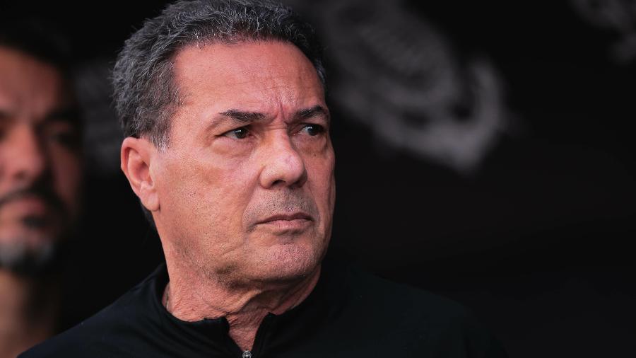 Vanderlei Luxemburgo, técnico do Corinthians, durante jogo contra o Palmeiras