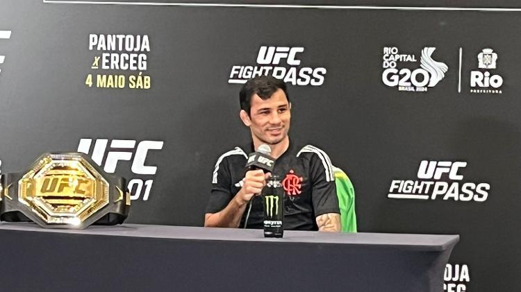 Alexandre Pantoja rebateu provocação de Erceg com camisa do Flamengo e casaco do Brasil