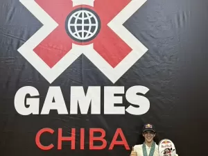 Gui Khury fatura ouro no skate vertical nos X-Games, no Japão, e bate recorde