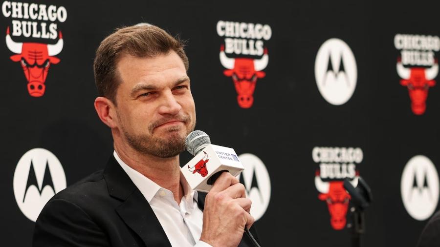 Tiago Splitter estreia com vitória no comando dos Bulls na NBA
