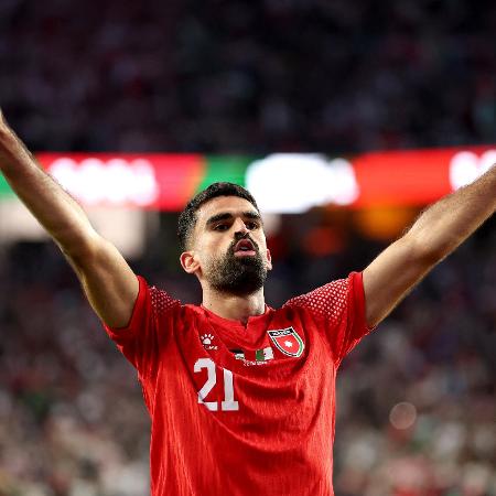 Al-Rashdan, da Jordânia, comemora gol contra a Argélia na Copa do Mundo