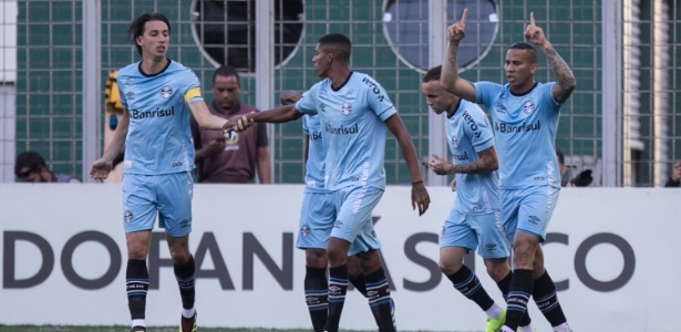 Pedro Geromel comemora gol do Grêmio contra o Atlético-MG - Pedro Vale/AGIF - Pedro Vale/AGIF