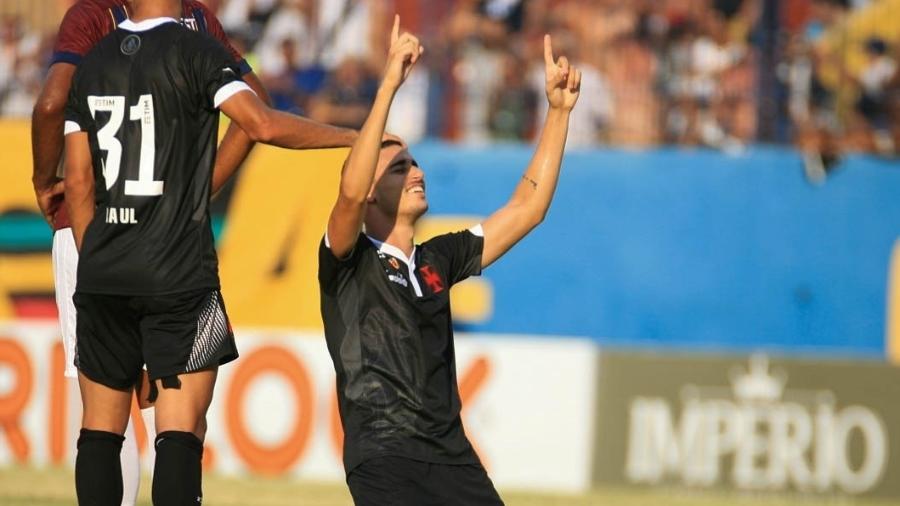 Thiago Galhardo comemora após marcar gol do Vasco contra o Madureira - Jotta de Mattos/AGIF