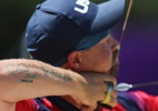 Em meio a aros olímpicos, Didal festeja vacina com tattoo contra covid-19