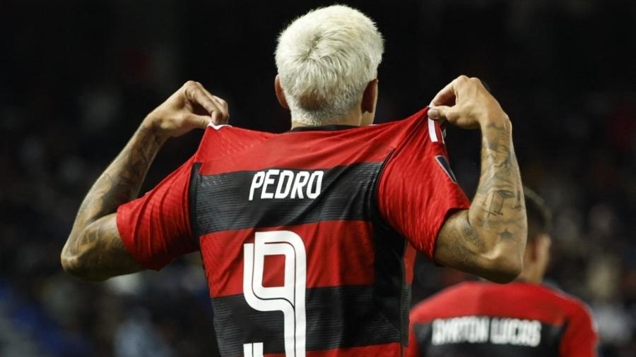 Pedro exibe nome na camisa após empatar a partida entre Flamengo e Al Hilal