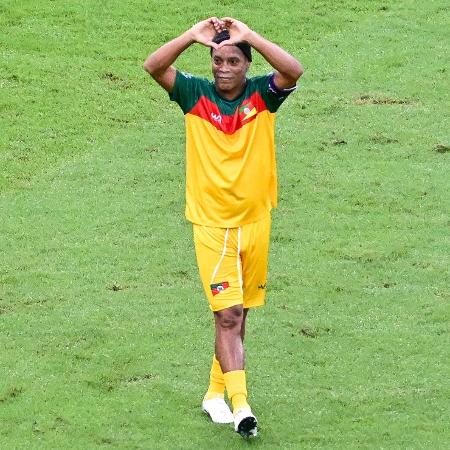 Ronaldinho deu o pontapé inicial de campanha 