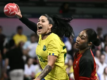 Brasil domina Angola, tem 'espírito olímpico' e vai às quartas no handebol