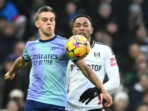 Arsenal pressiona, empata com Fulham e perde chance de colar na liderança