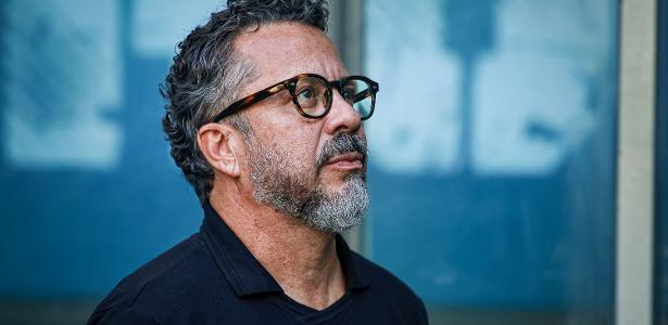 Explicações de Cléber Xavier sobre saídas de Escobar e Rollheiser em derrota.