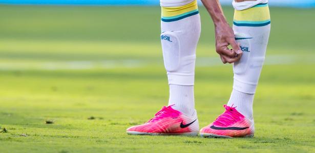 Seleção projeta problema a menos para o segundo jogo na Copa: o gramado