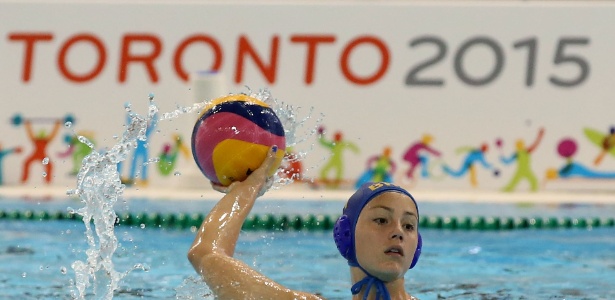 Mirela Coutinho, do Brasil, durante Canada 7 x 7 Brasil, na estreia dos Jogos Pan-Americano de Toronto
