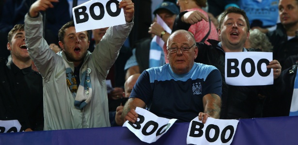 Torcedores driblaram punição e voltaram a protestar contra a Uefa - Ian Walton/Getty Images