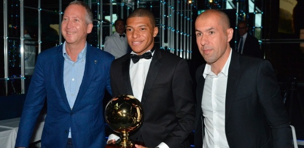 Mbappé recebeu o prêmio em 2017: jogador tenta ser o primeiro a ganhar por duas vezes - TuttoSport/Golden Boy 2018