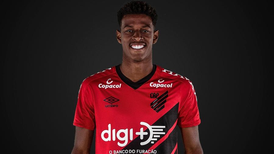 Robson Bambu, zagueiro do Athletico - Divulgação/Site oficial do Athletico