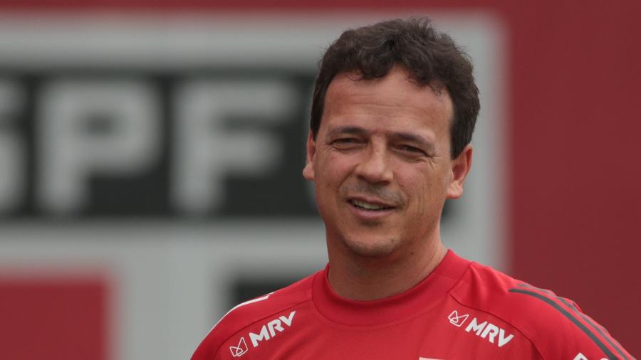 O técnico Fernando Diniz durante treino do São Paulo - Marcello Zambrana/AGIF
