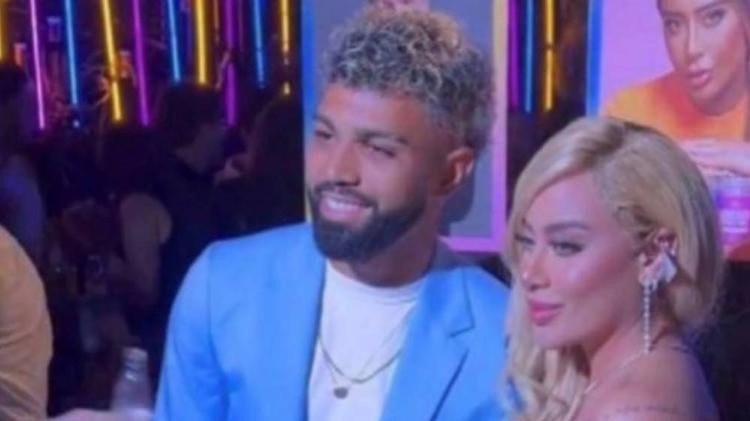 Gabigol, do Flamengo, e Rafaella Santos, irmã de Neymar, se encontram em evento