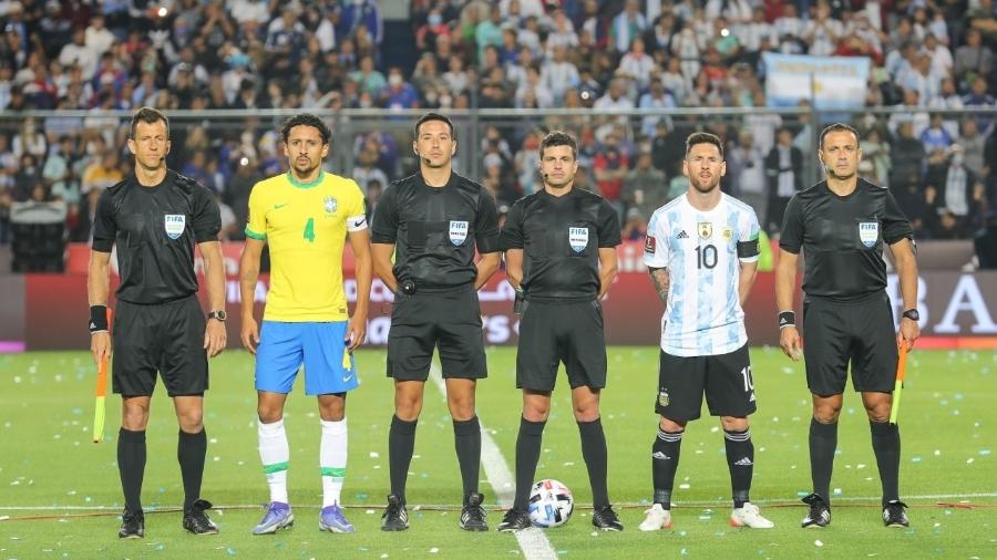 Marquinhos e Messi, os capitães de Brasil e Argentina, antes de clássico em novembro de 2021 - Reprodução/@Argentina