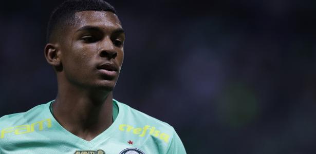 Data Fifa ajuda Luis Guilherme em briga por vaga de Dudu; entenda