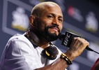 Ex-campeão do UFC quer voltar à porrada contra rival 'louco' de cogumelos