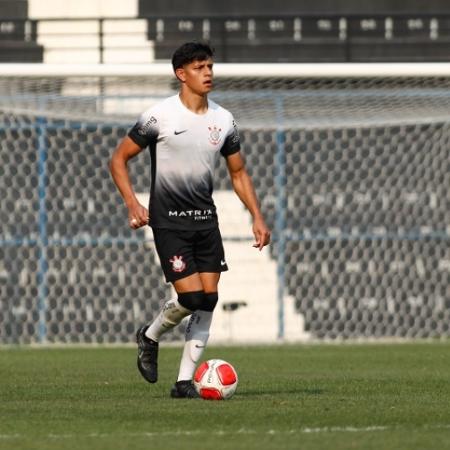 Fernando Vera, zagueiro paraguaio, foi contratado pelo Corinthians em julho de 2024