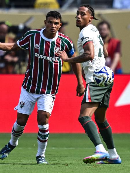 Thiago Silva e João Pedro em ação durante Fluminense x Chelsea, jogo do Mundial Thiago Silva e João Pedro em ação durante Fluminense x Chelsea, jogo do Mundial