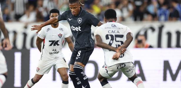 Com Danilo reserva, veja escalação do Botafogo contra o Vitória