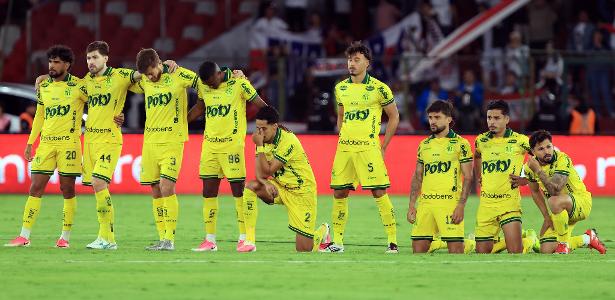 Mirassol domina, mas cai nos pênaltis para LDU, que enfrenta Palmeiras