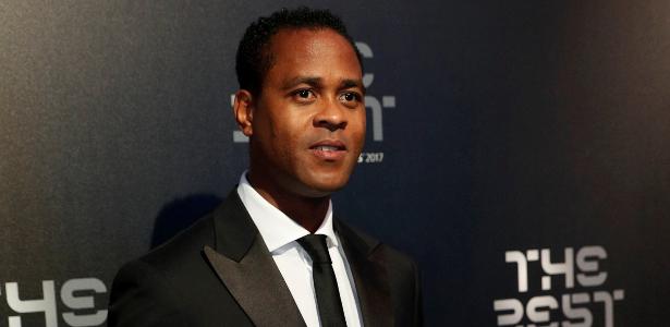 Futebol espanhol | Kluivert cita dificuldade para Barcelona ter Neymar de volta