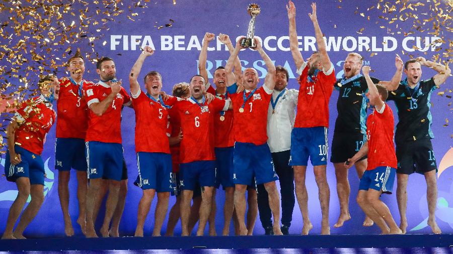 Jogadores da Rússia comemoram o primeiro lugar na Copa do Mundo de Futebol de Areia - Sergei Fadeichev/Sergei Fadeichev/TASS