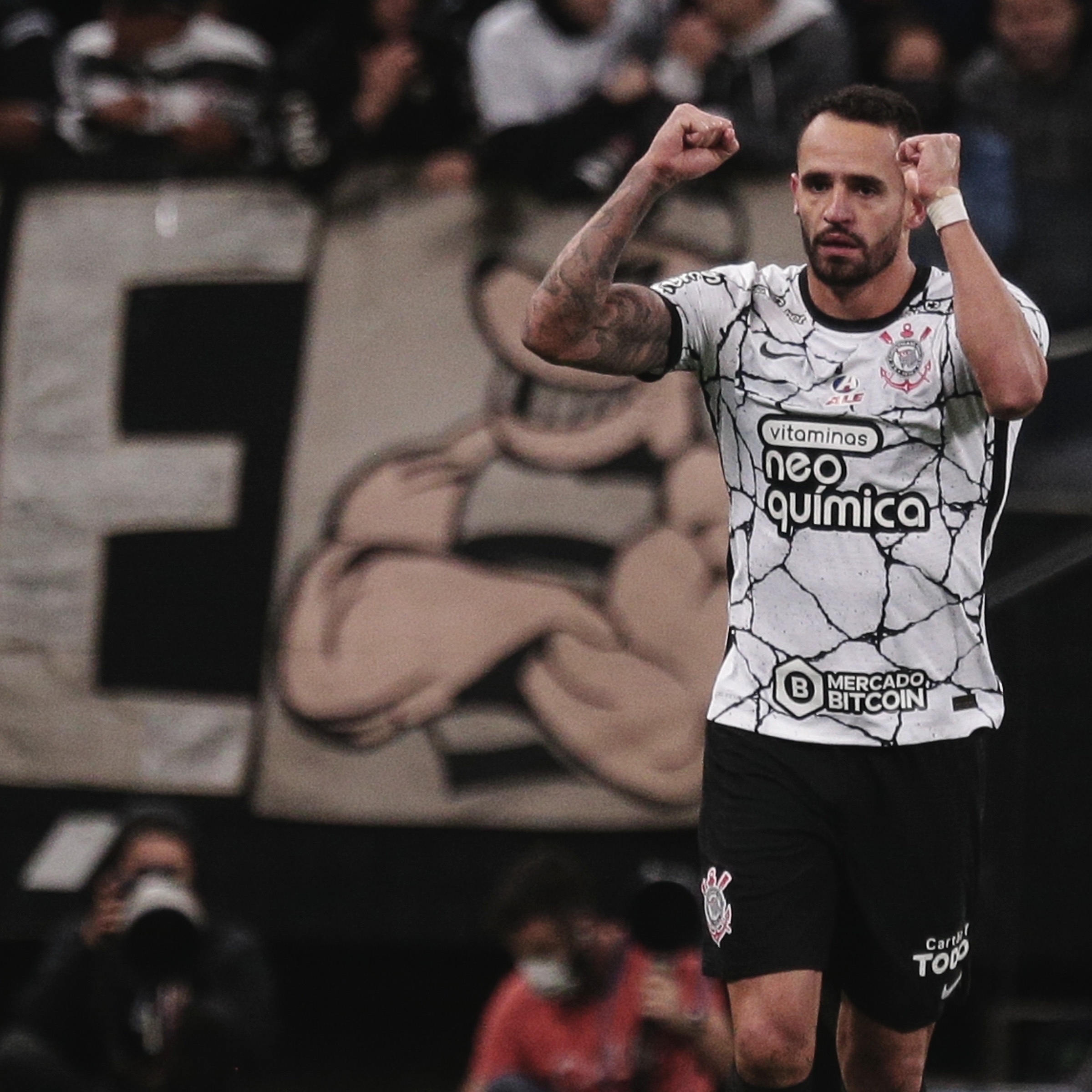 Melhor em campo, Renato Augusto elogia atuação do Corinthians