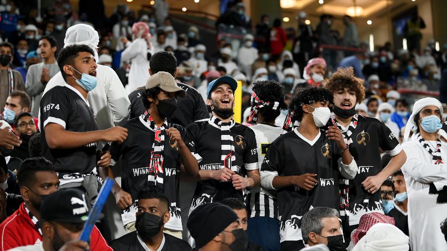 Torcedores do Al Jazira, representante dos Emirados Árabes na Copa do Mundo de Clubes 2021, no estádio Mohammed Bin Zayed, em Abu Dhabi - Michael Regan - FIFA/FIFA via Getty Images