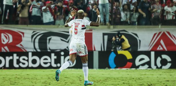 Arboleda fez o primeiro gol do São Paulo contra o Juventude