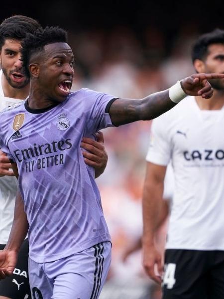 Vinicius Jr se revolta durante jogo do Real Madrid contra o Valencia no Estádio Mestalla pelo Campeonato Espanhol. 21/05/2023 - Quality Sport Images/Getty Images