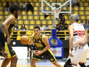 Cai o último invicto no NBB