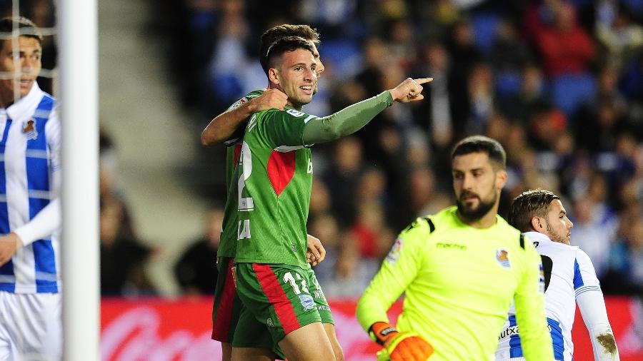 Jonathan Calleri comemora gol do Alavés diante da Real Sociedad - Deportivo Alavés/Divulgação