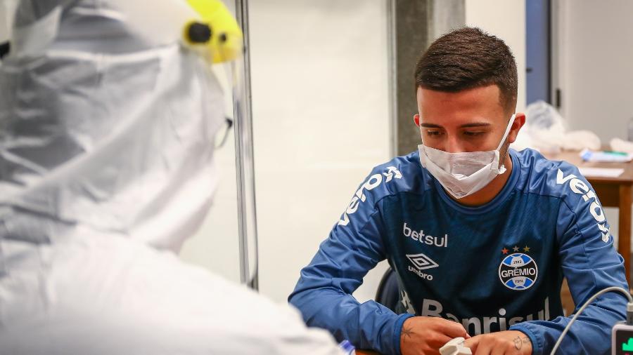 Jogadores do Grêmio se reapresentaram na terça-feira e foram submetidos a exames médicos e teste para Covid-19 - Lucas Uebel/Grêmio FBPA