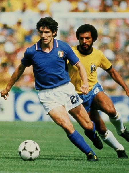 Paolo Rossi e Júnior durante Brasil x Itália, na Copa do Mundo de 1982 - Alessandro Sabattini/Getty Images