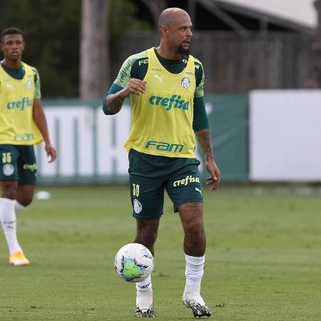 O jogador Felipe Melo, do Palmeiras, de volta ao campo depois de meses se recuperando de lesão - Cesar Greco/Palmeiras