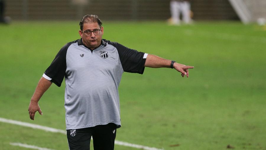 Guto Ferreira comanda o Ceará durante empate por 2 a 2 contra o Cuiabá, pela 11ª rodada do Brasileirão - Gil Gomes/AGIF