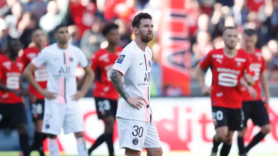 Lionel Messi lamenta gol sofrido pelo PSG contra o Rennes em jogo do Campeonato Francês - REUTERS/Stephane Mahe