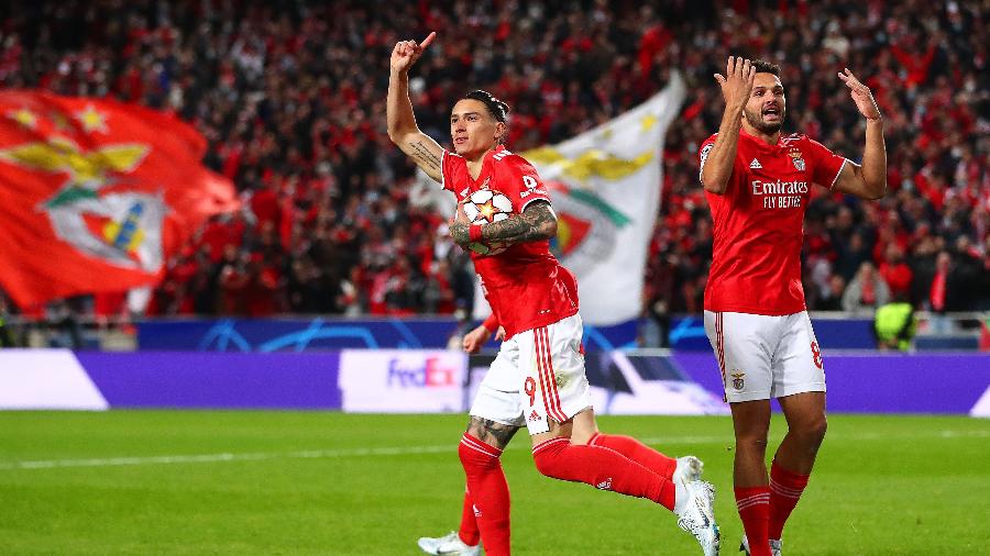 Darwin Nunez  comemora gol do Benfica contra o Liverpool pela ida das quartas de final da Liga dos Campeões - Chris Brunskill/Fantasista/Getty Images
