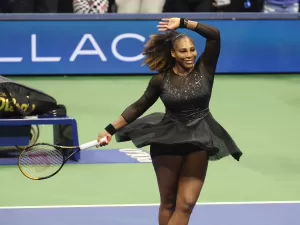 Serena Williams diz que tirou cisto do pescoço: 'Tamanho de uma toranja'