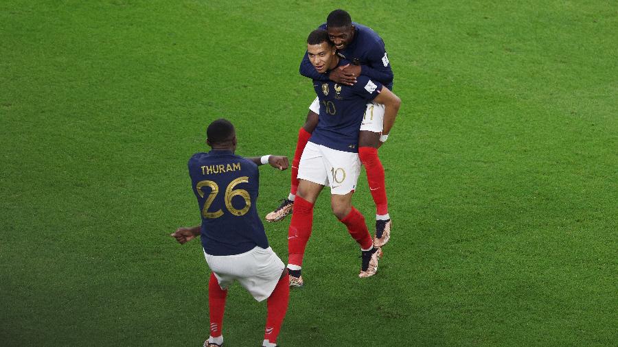 Kylian Mbappé marcou o segundo gol da França na partida contra a Polônia, pelas oitavas de final da Copa do Qatar - Elsa/Getty Images