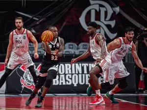 Corinthians quebra invencibilidade do Flamengo no NBB 24/25